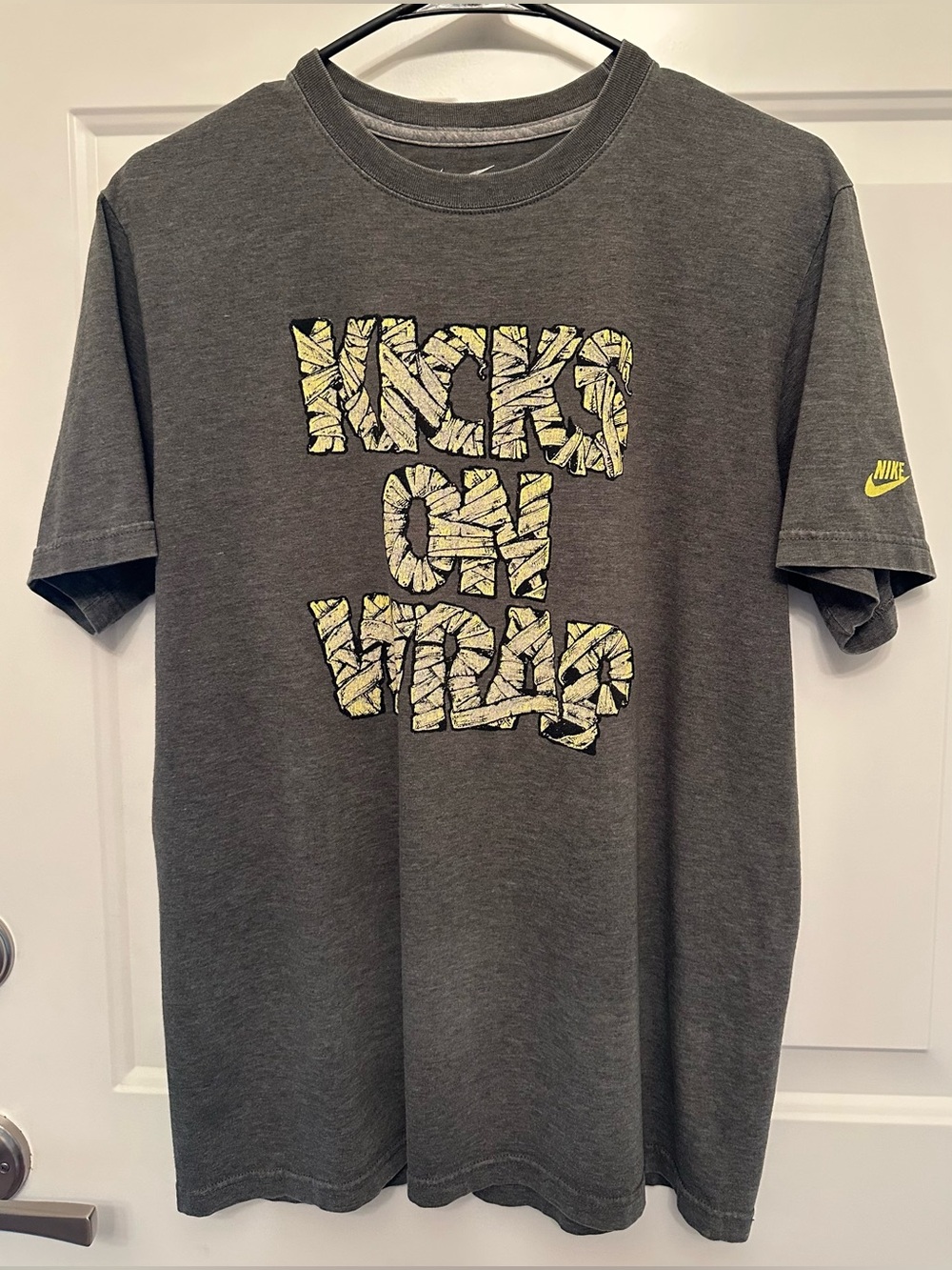 Nike Graphic T Shirt Gray Men's Medium